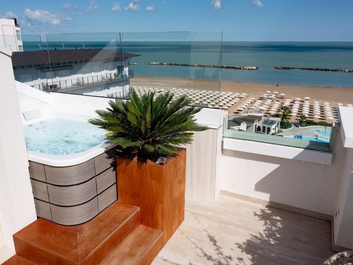 Trevi Family Resort Cattolica Luaran gambar